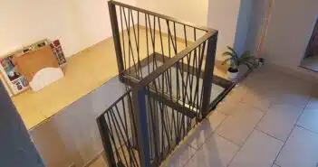 Comment trouver et installer un garde-corps ancien en fer forgé pour votre escalier